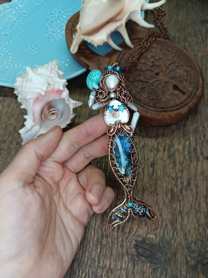 Listening to the ocean. 🧜🐚🩵