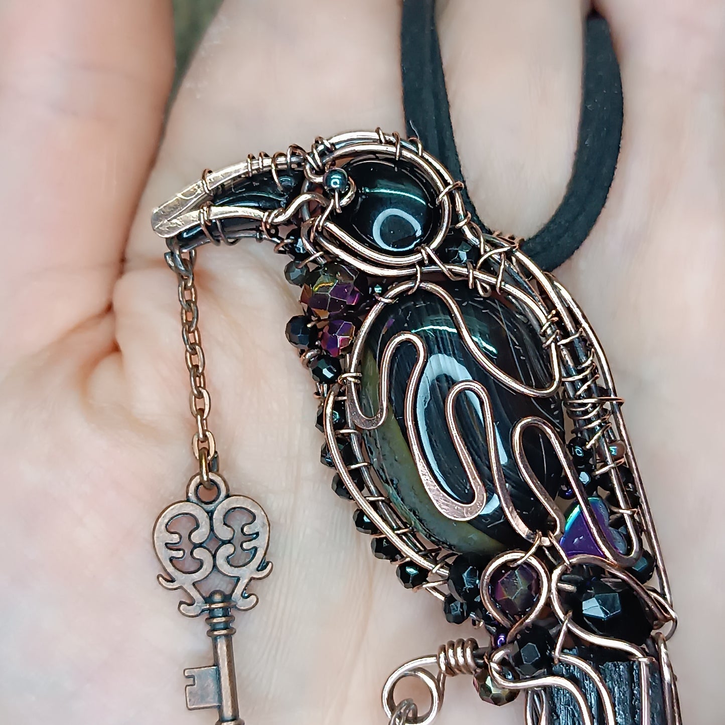 Secret keeper raven with heart💜