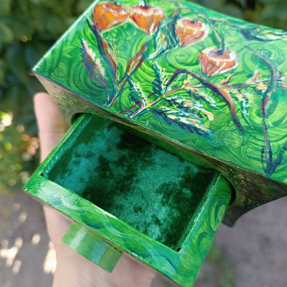 Garden mouse. Hand painted jewelry box.