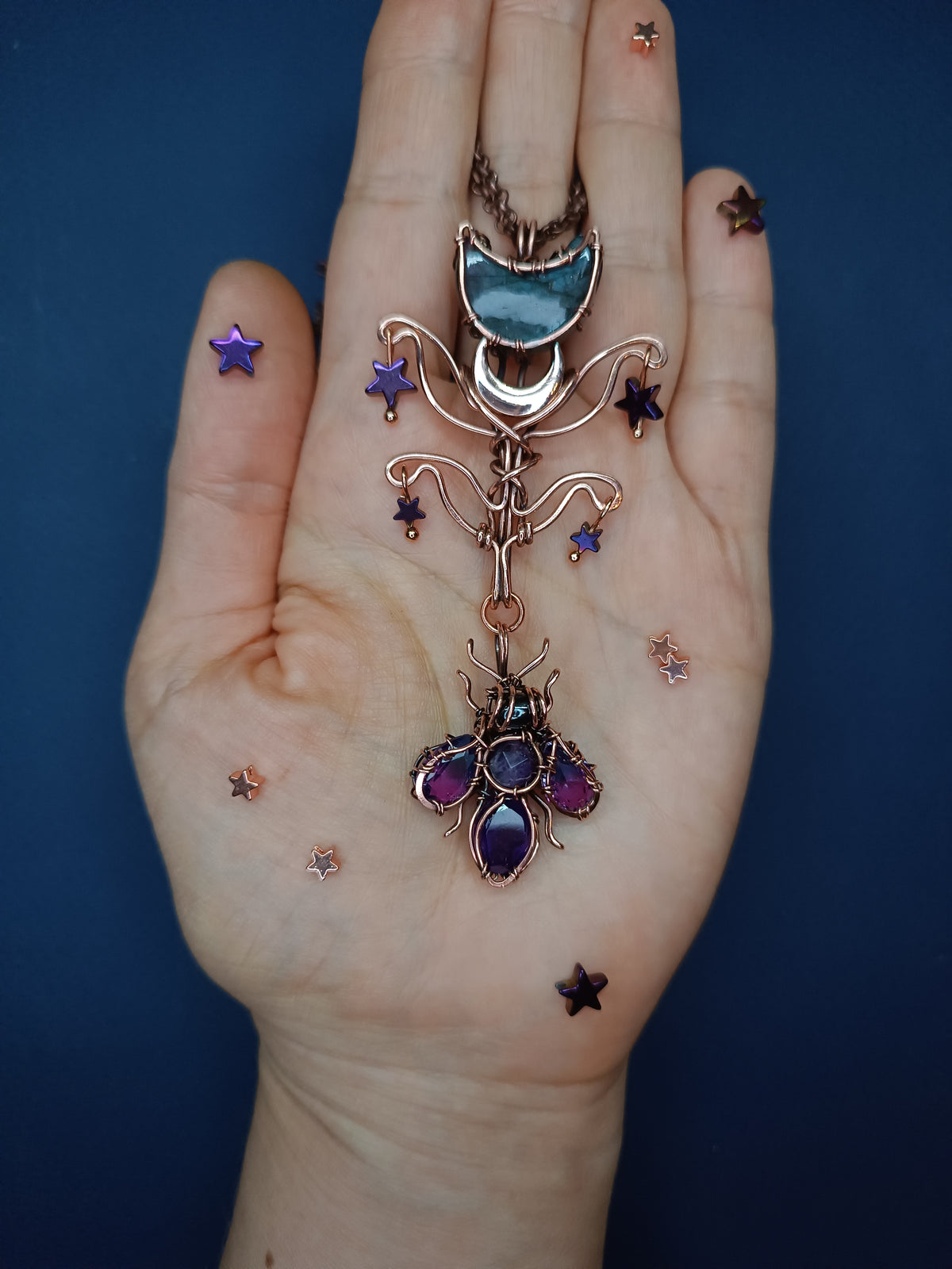 Celestial bee💜🐝🌙✨