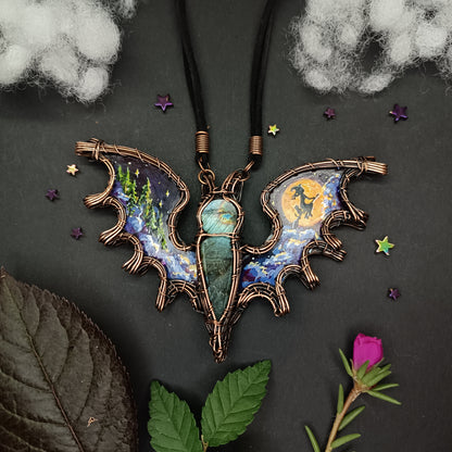 Magic Halloween Bat necklace 🦇