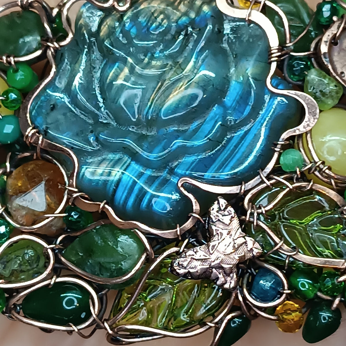 "Butterflies in the rose garden"💚🌹🦋