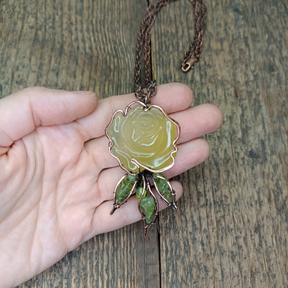 Butter yellow agate rose necklace.