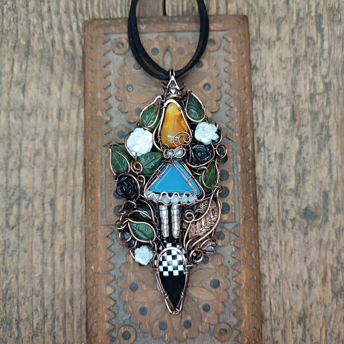 Alice the chess queen necklace♟️🩵🤍🖤