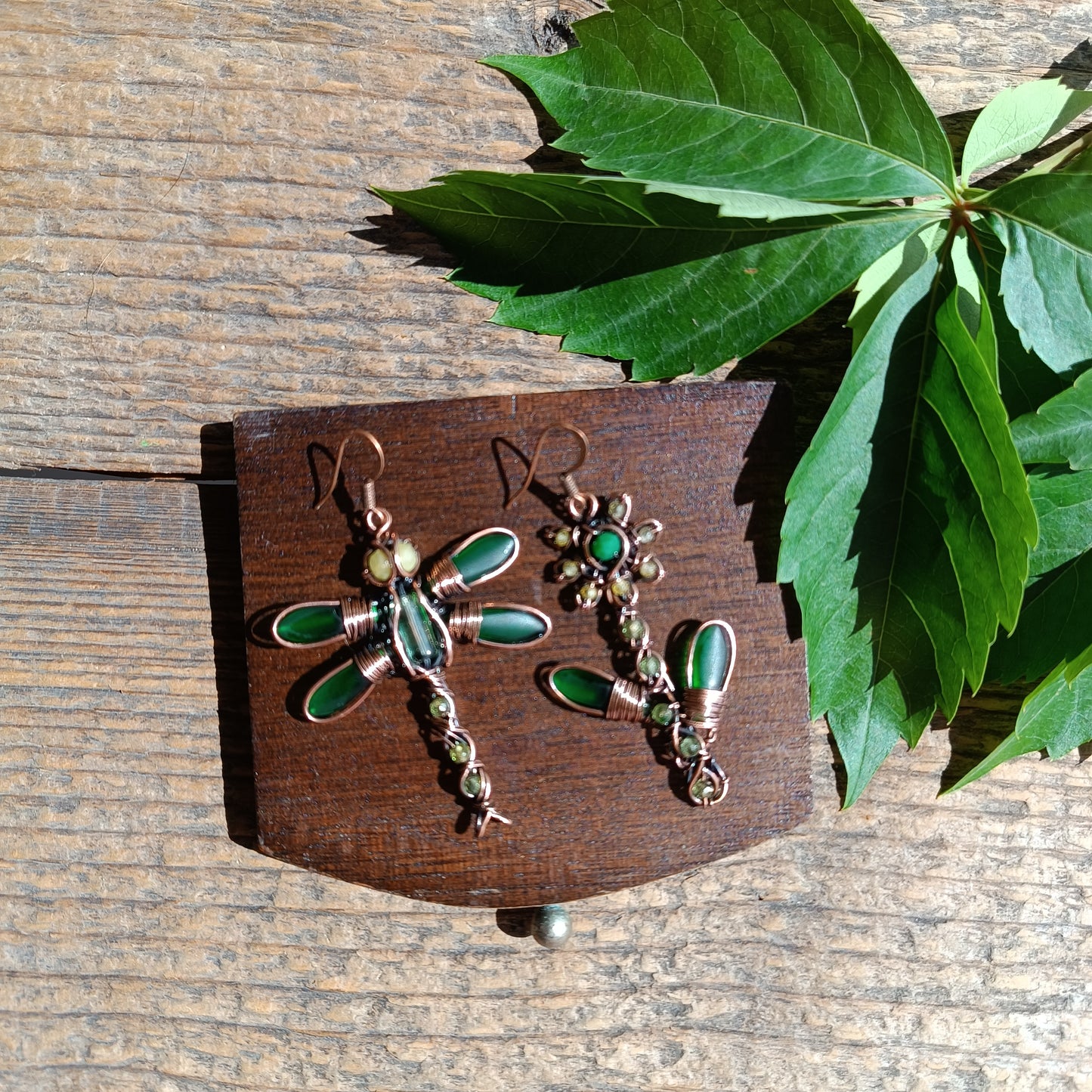 Green summer dangling earrings