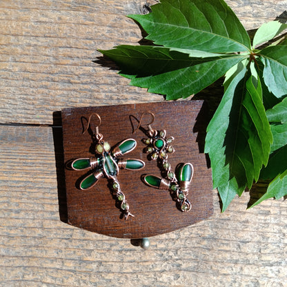 Green summer dangling earrings
