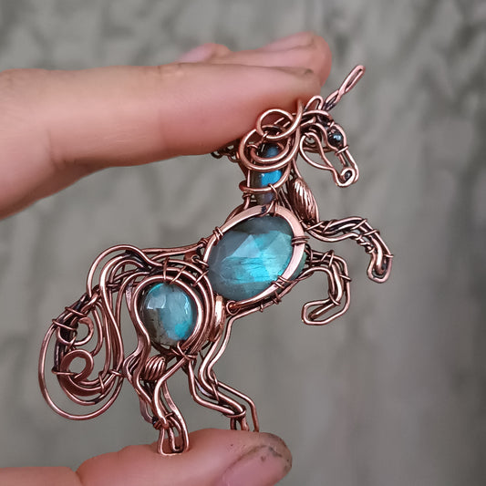 Morning breeze the young Unicorn necklace