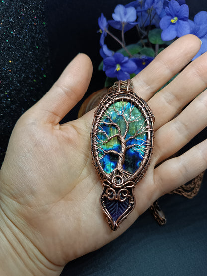 Tree of life necklace. Copper, labradorite and amethysts.