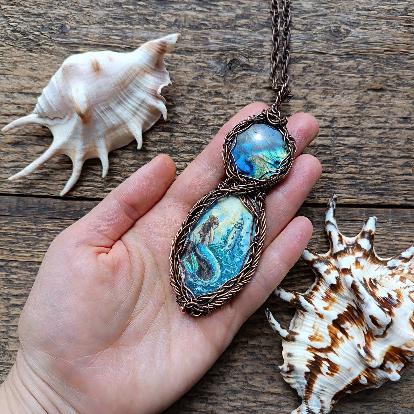 Ocean lullaby 🧜 Wearable art necklace.