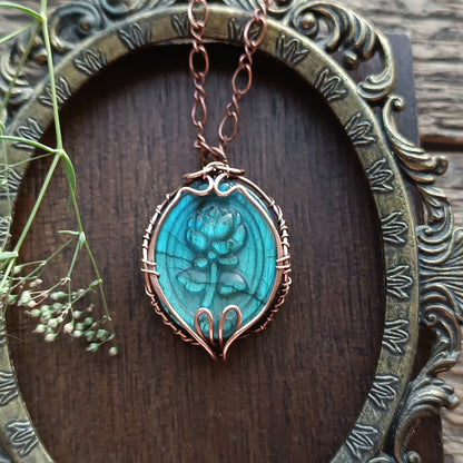 Labradorite rose pendant
