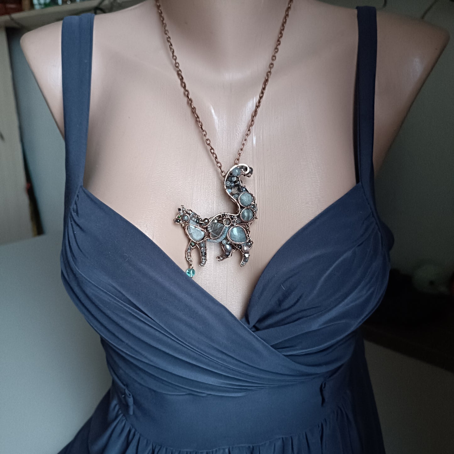 Grey kitty brooch/pendant. (2 in 1)