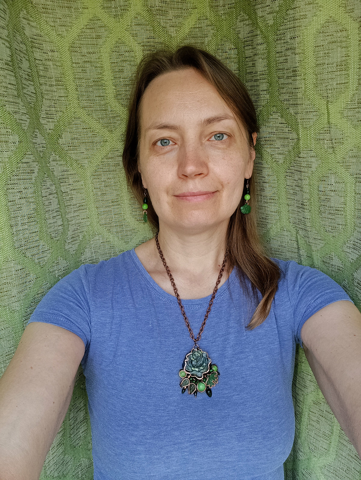 Green rose and ginkgo set (necklace and earrings)