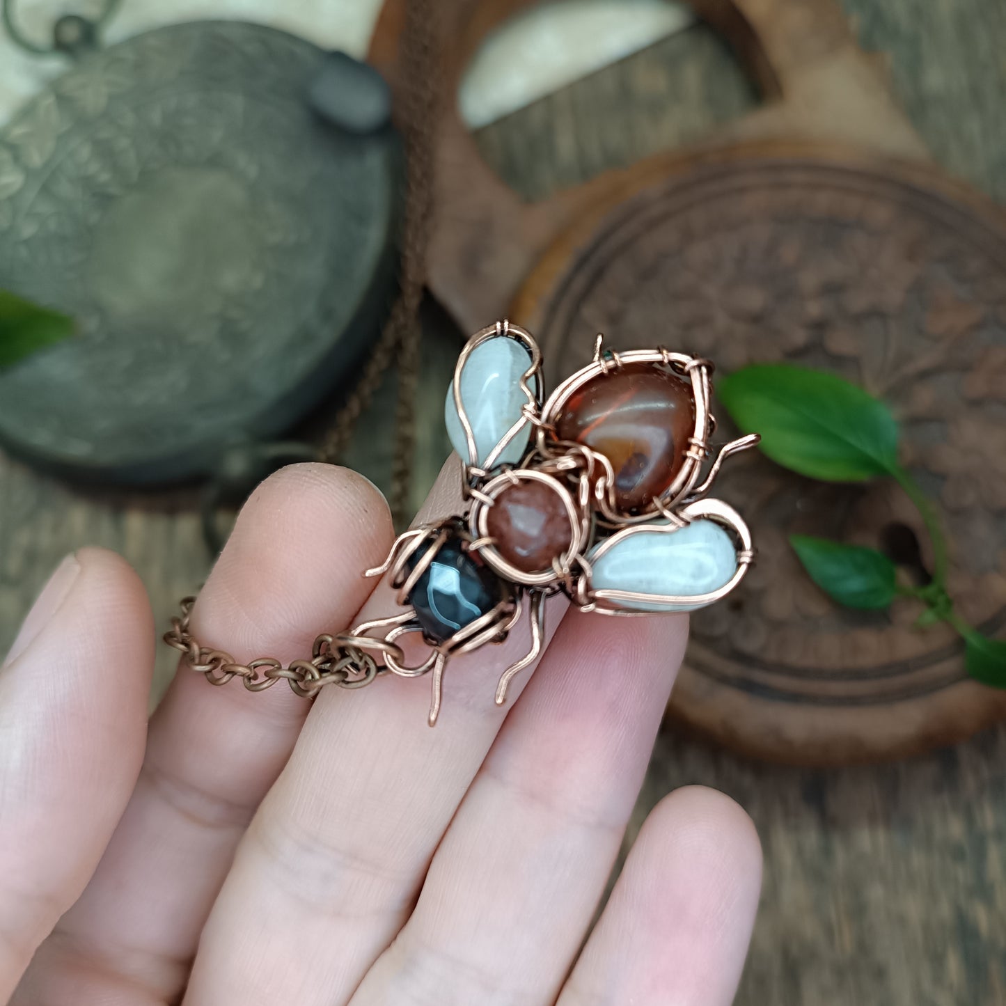 🍑🐝 Peach honey bee necklace.