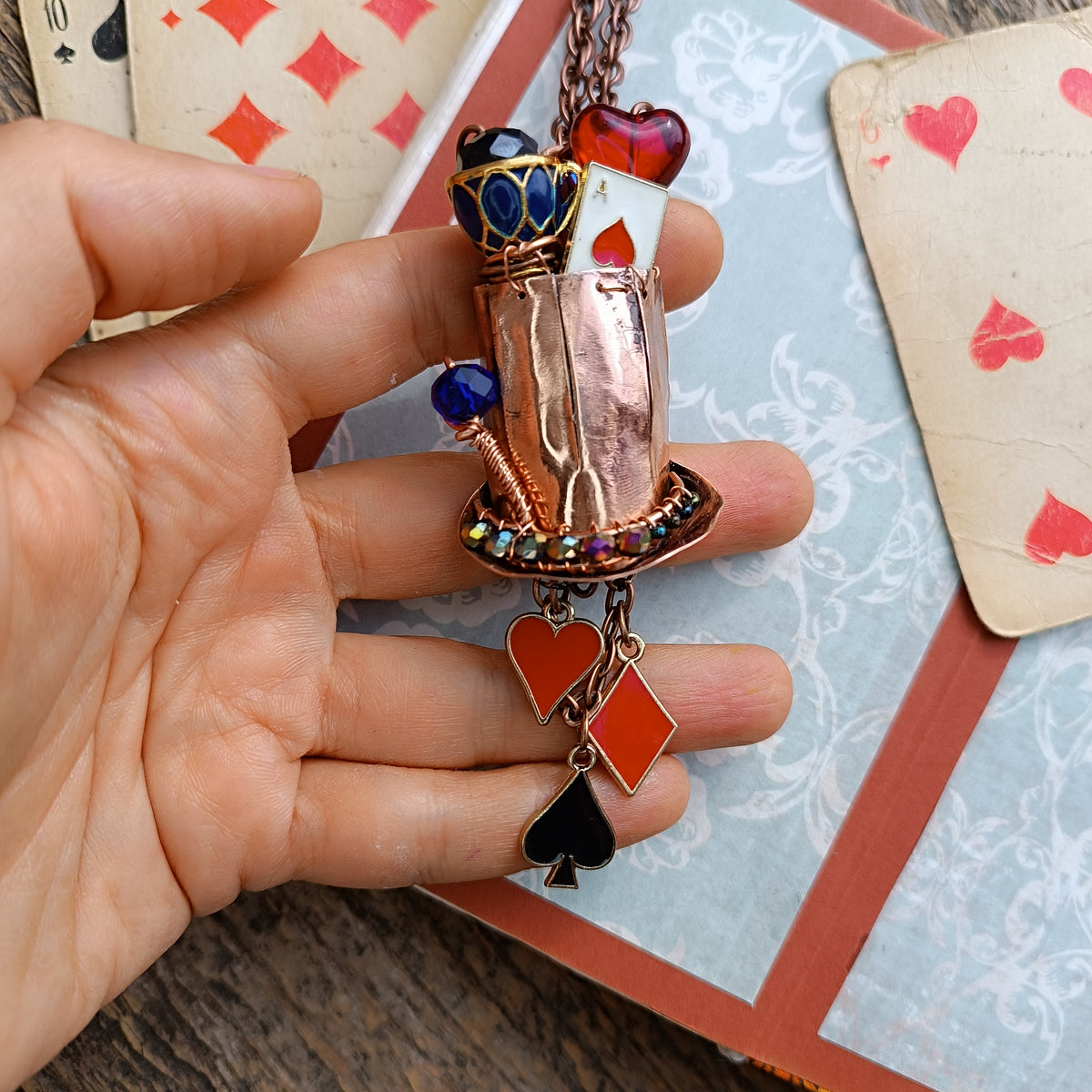 Mad hatter's hat necklace🎩♥️♠️♦️