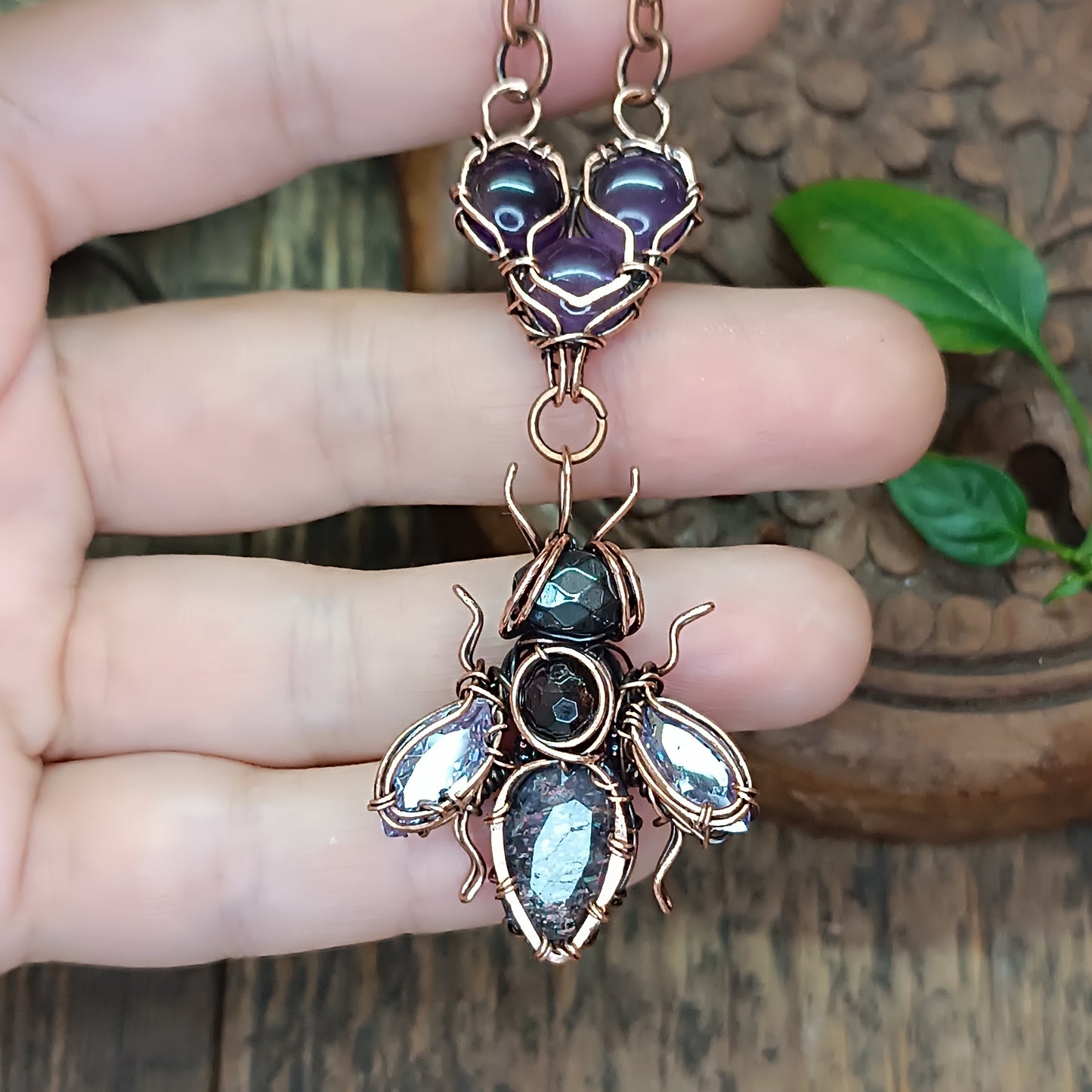💜🐝Lavender honeycomb bee necklace.