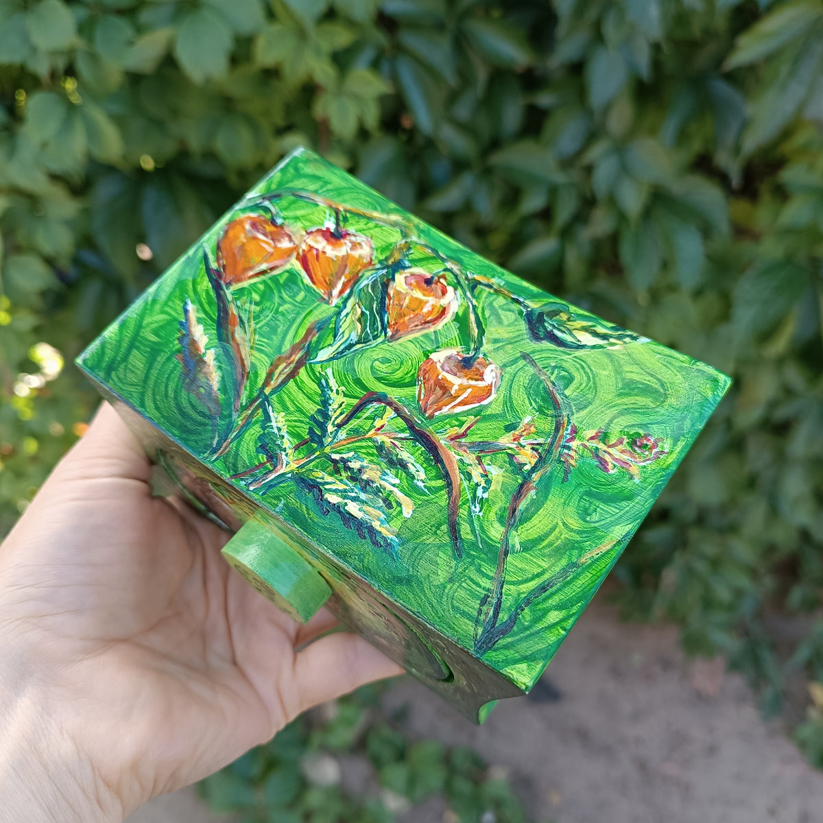 Garden mouse. Hand painted jewelry box.
