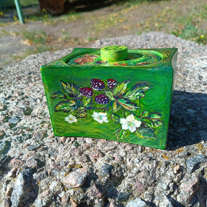 Garden mouse. Hand painted jewelry box.