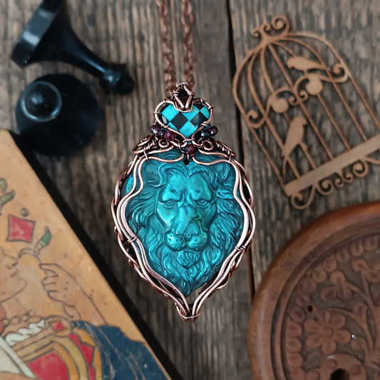 Majestic lion necklace