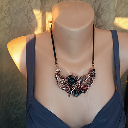 Night Queen. Statement necklace