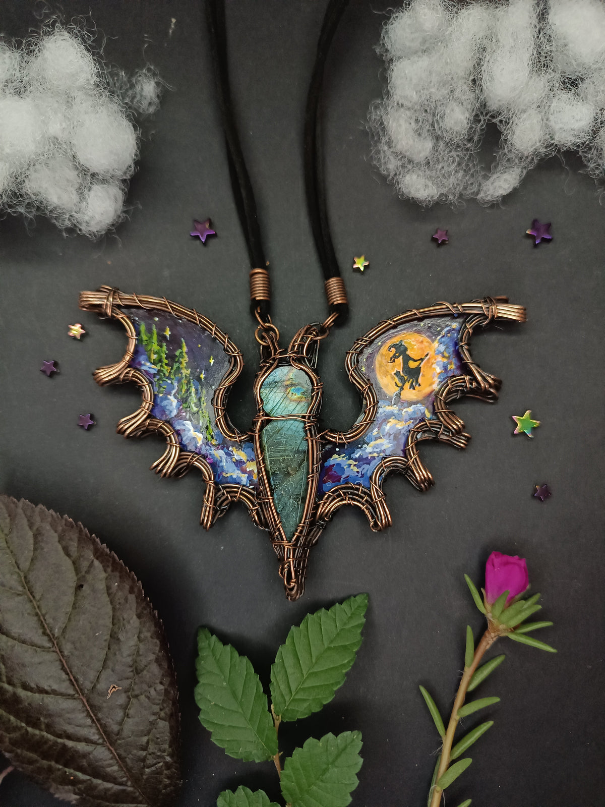 Magic Halloween Bat necklace 🦇