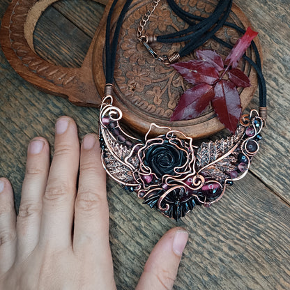 Night Queen. Statement necklace