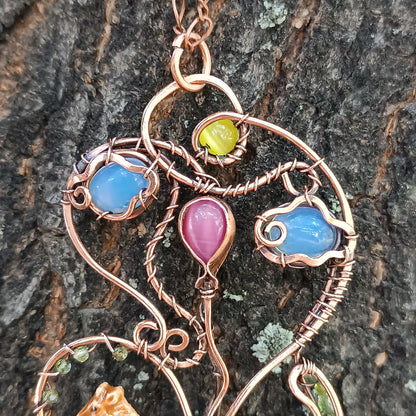 Giraffe roller skating necklace