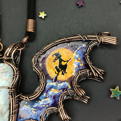 Magic Halloween Bat necklace 🦇