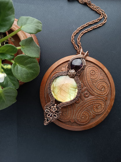 Reversible green labradorite Tree of life necklace.