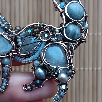 Grey kitty brooch/pendant. (2 in 1)