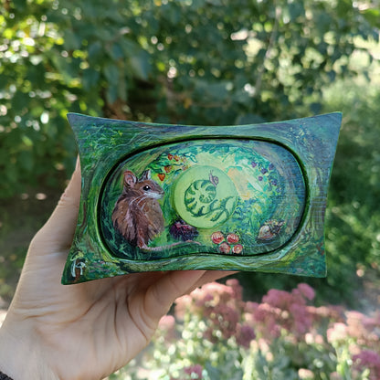 Garden mouse. Hand painted jewelry box.