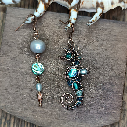 Cutie seahorse earrings