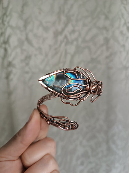 Gorgeous labradorite cuff bracelet. Adjustable. Size S-M