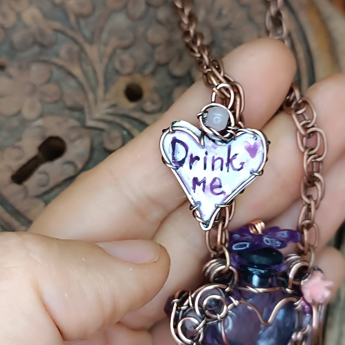 Magic "Drink me" bottle necklace💜