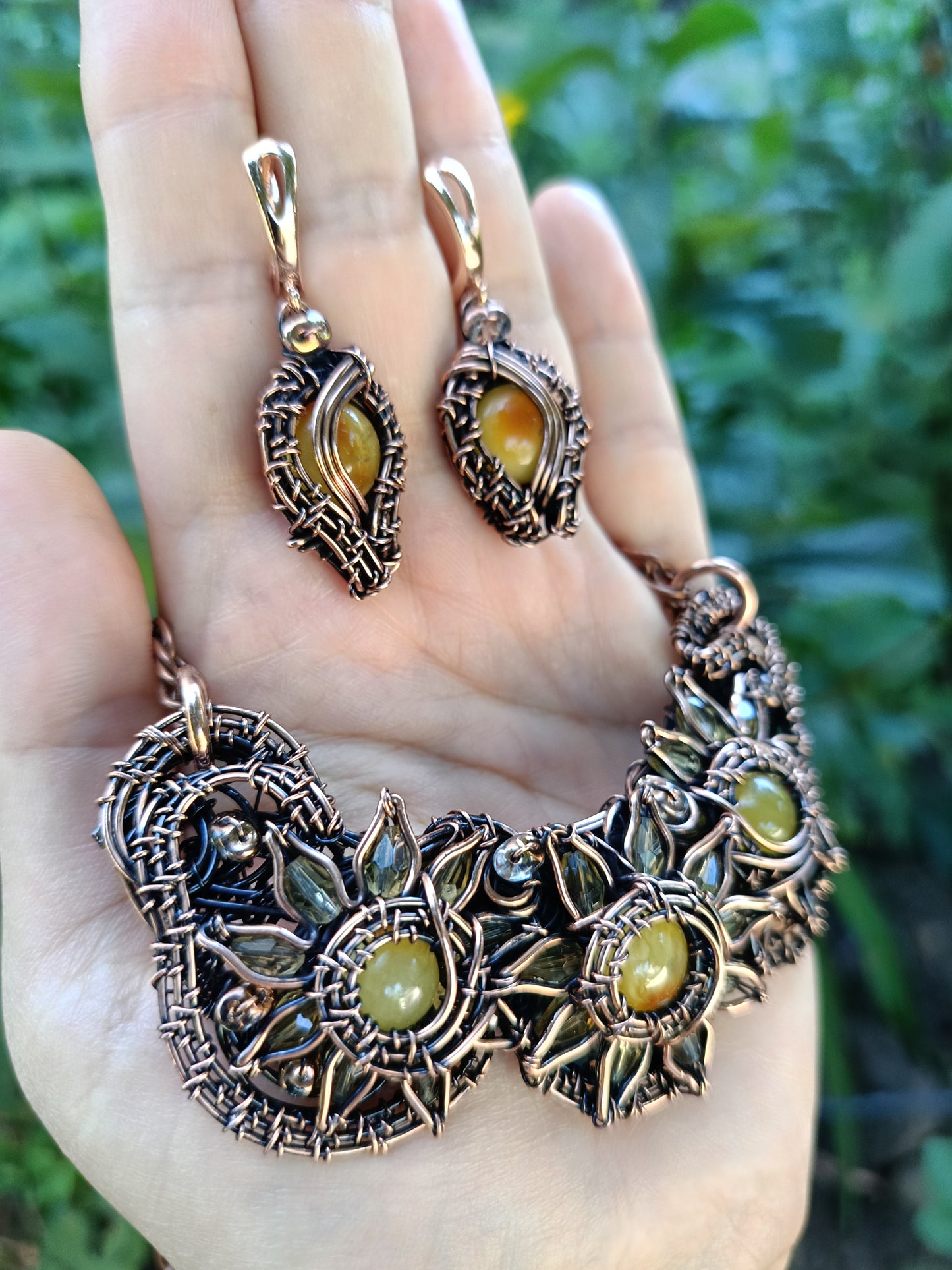 Sunflowers. Set of necklace and earrings.