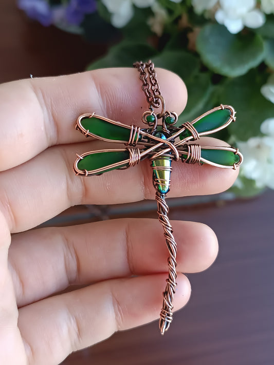 Green dragonfly charm