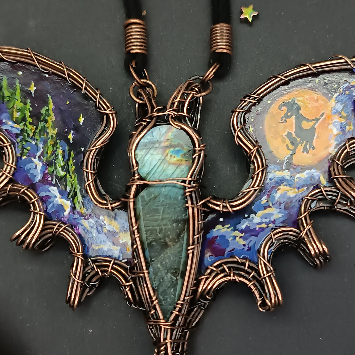 Magic Halloween Bat necklace 🦇