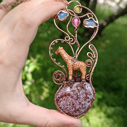 Giraffe roller skating necklace