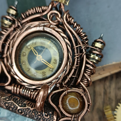 Time keeper🐱🕰️ Statement necklace with smiling cat and vintage watch.