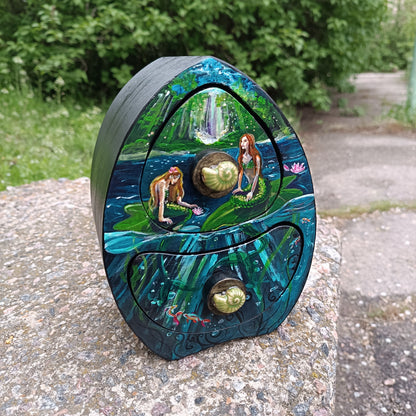 Mermiads. Little chest of drawers for your treasures.