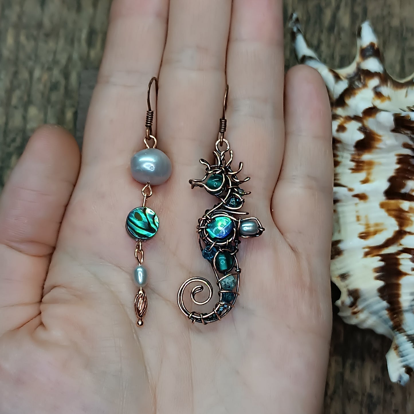 Cutie seahorse earrings