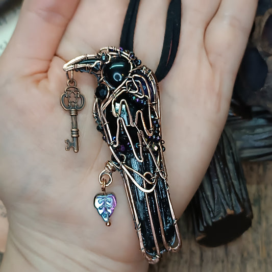 Wise secret keeper. Raven necklace.