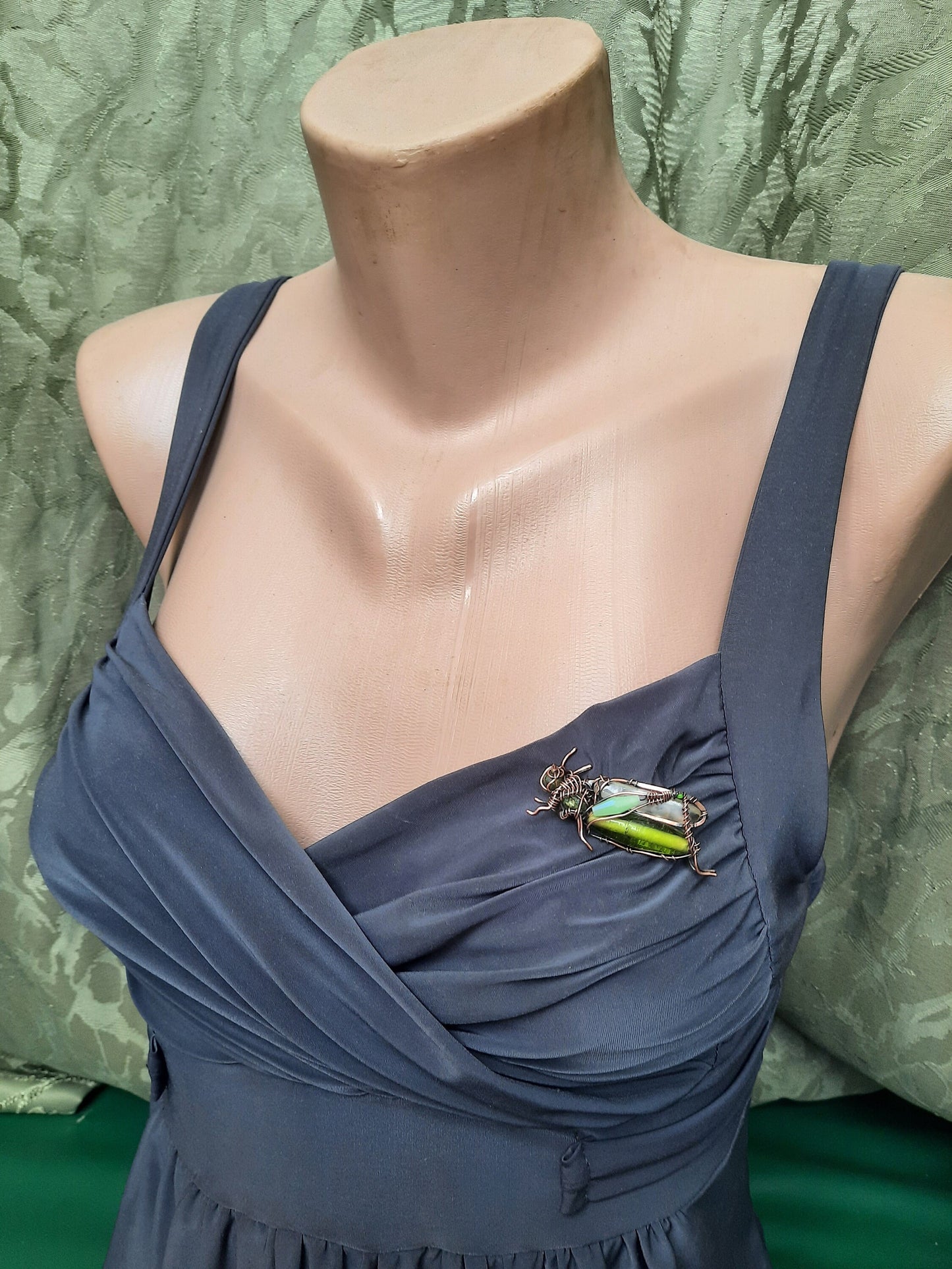 Grasshopper pin